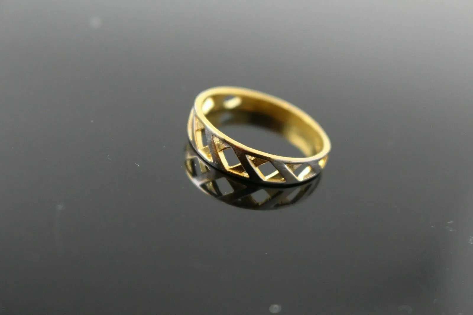 22k Ring Solid Gold ELEGANT Charm Two Tone Mens Ring SIZE 7.5 RESIZABLE r1678