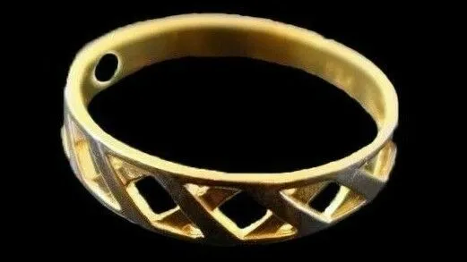 22k Ring Solid Gold ELEGANT Charm Two Tone Mens Ring SIZE 7.5 RESIZABLE r1678