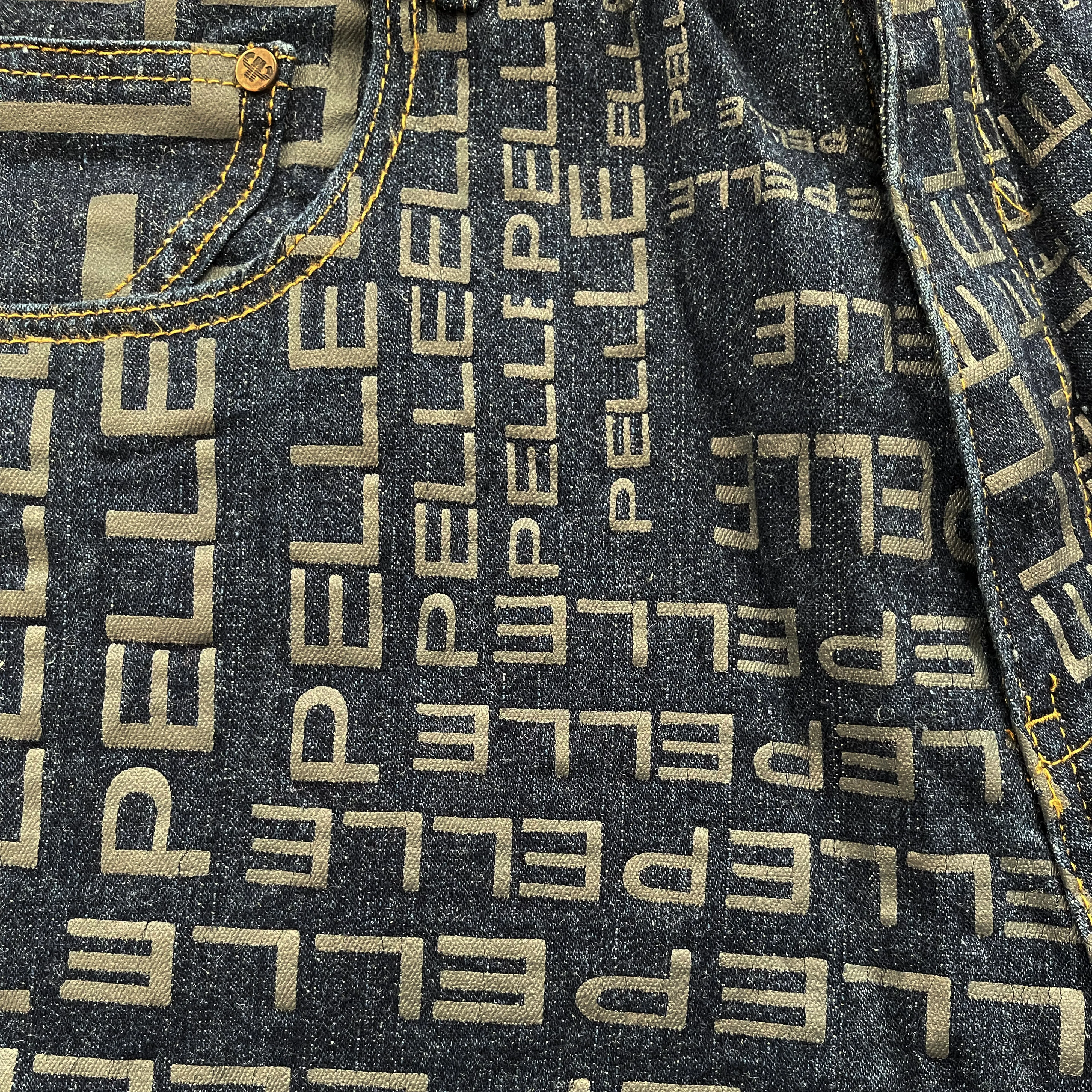 90's Pelle Pelle Monogram Jeans - W32"