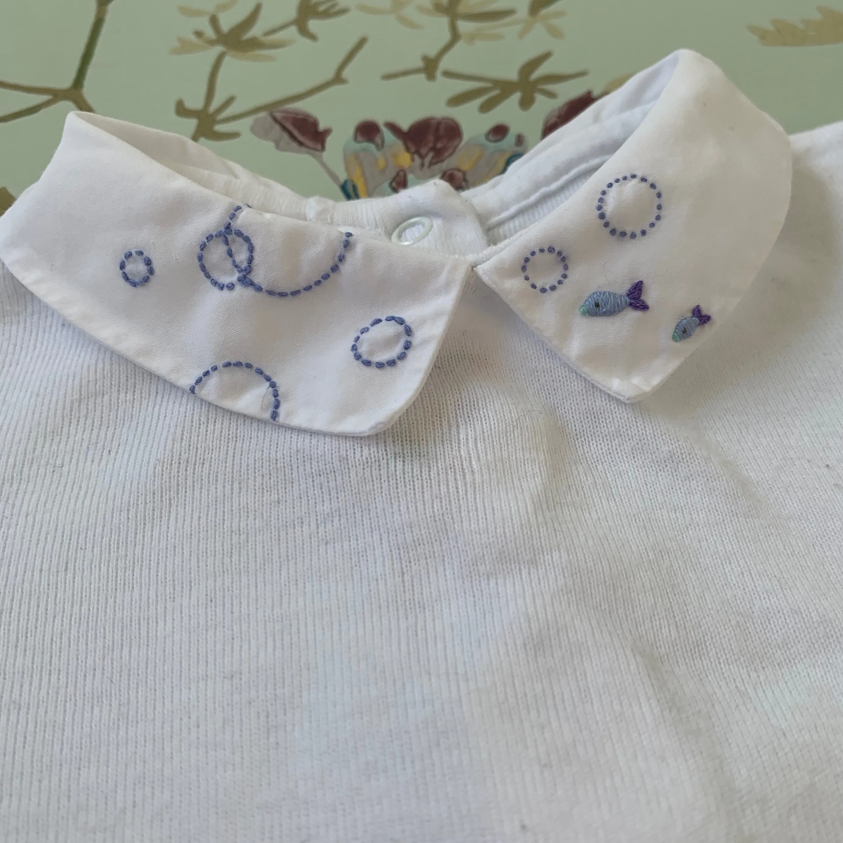 Bonpoint White Short-Sleeve Bodysuit With Collar: 12 Months