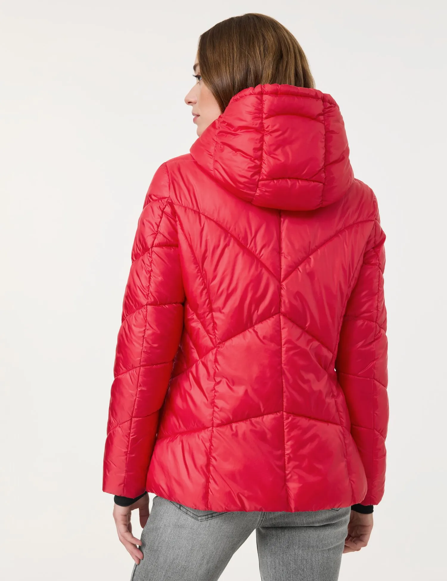 Fitted quilted jacket with a hood