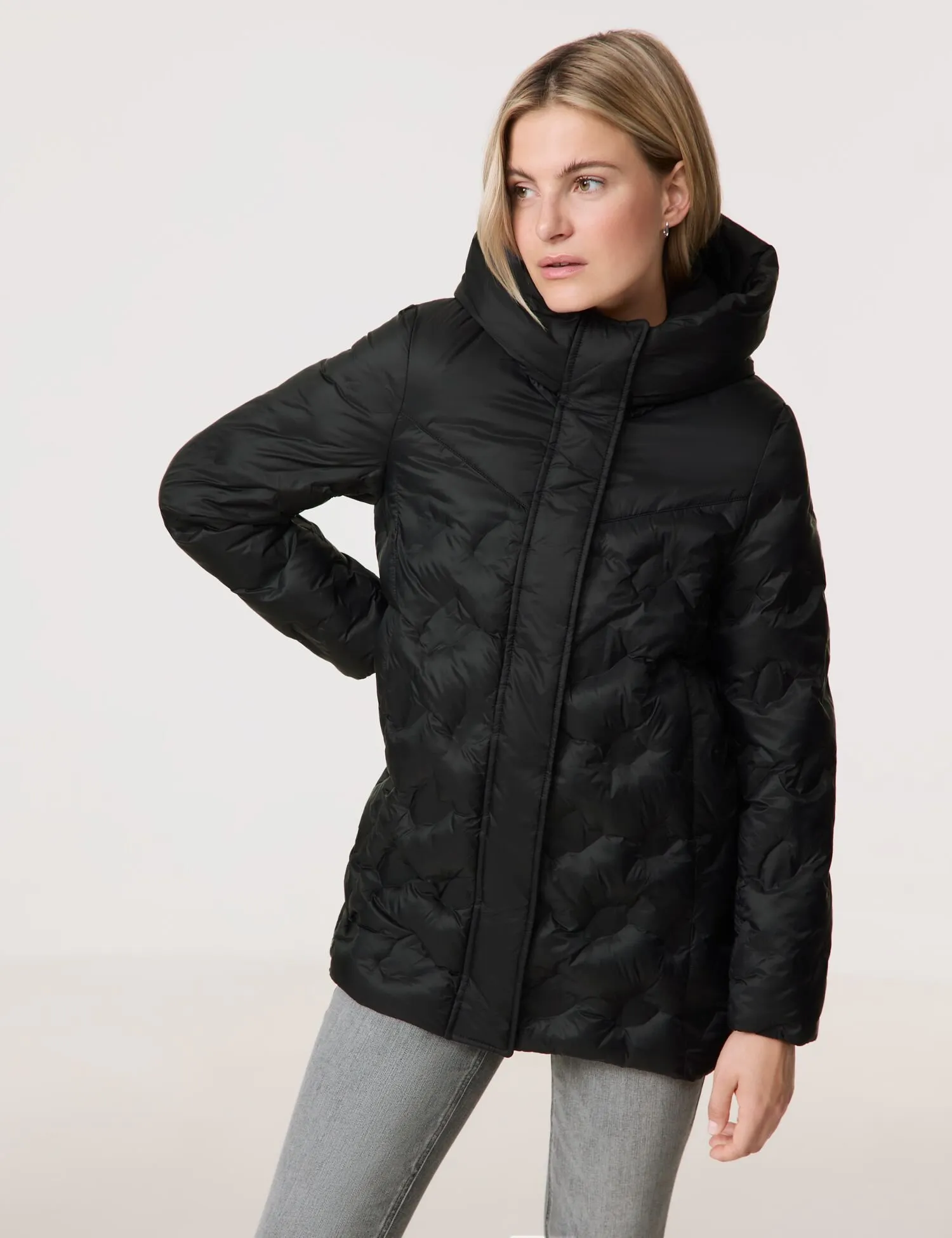 Padded light jacket with a hood