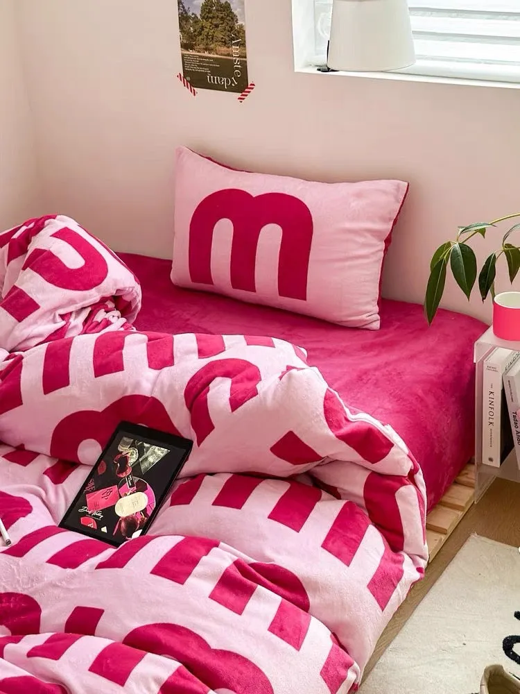 Sweet & dark Instagram style fleece bedding set