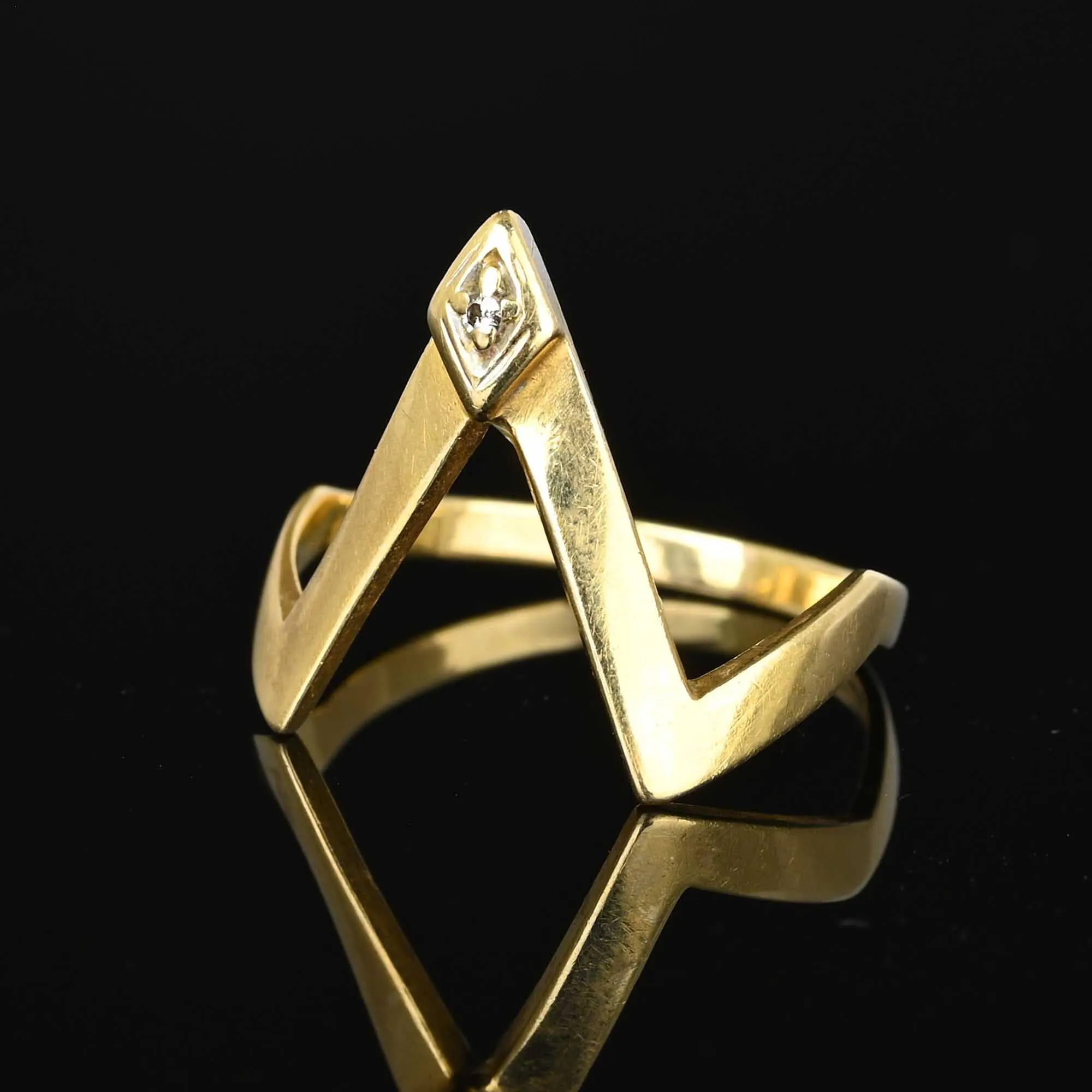 Vintage 14K Gold Diamond Chevron Ring